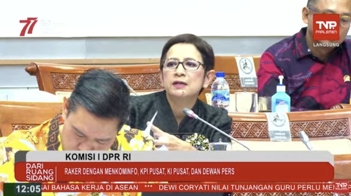 Komisi I DPR menyoroti kasus kebocoran data yang terjadi, bahkan hal tersebut bisa terjadi tiga kali dalam sebulan. Kementerian Komunikasi dan Informatika (Kominfo) dinilai tidak mampu menahan serangan hacker bertubi-tubi.