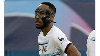 Aubameyang menunggu 5 tahun untuk bermain di Liga Champions tapi langsung kalah di laga pertamanya. Foto: Twitter