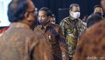 Momen Jokowi Buka Sarasehan 100 Ekonom Indonesia