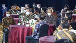 Momen Jokowi Buka Sarasehan 100 Ekonom Indonesia