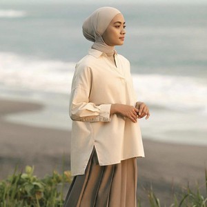 5 Tips Padu Padan Hijab Pashmina Simple ala Ayudia Bing Slamet