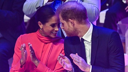 Britains Meghan, Duchess of Sussex gestures as she delivers a speech on stage during the annual One Young World Summit at Bridgewater Hall in Manchester, north-west England on September 5, 2022. - The One Young World Summit is a global forum for young leaders, bringing together young people from over 190 countries around the world to come together to confront the biggest challenges facing humanity. (Photo by Oli SCARFF / AFP) (Photo by OLI SCARFF/AFP via Getty Images)