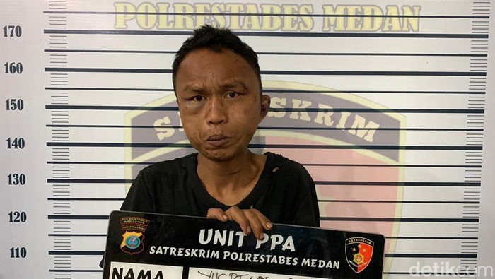 Pelaku pelecehan siswi SMA dalam angkot di Medan.