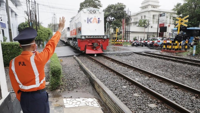 Penjaga Jalan Lintasan Penjaga Jalan Lintasan