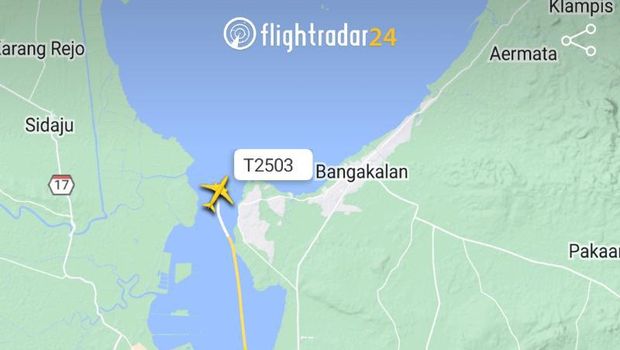 Pesawat TNI AL jenis G-36 Bonanza T-2503 terjatuh di Selat Madura, Jawa Timur (Jatim). TNI AL saat ini sedang berupaya mencari awak dan pesawat itu. (Aplikasi Flightradar24)