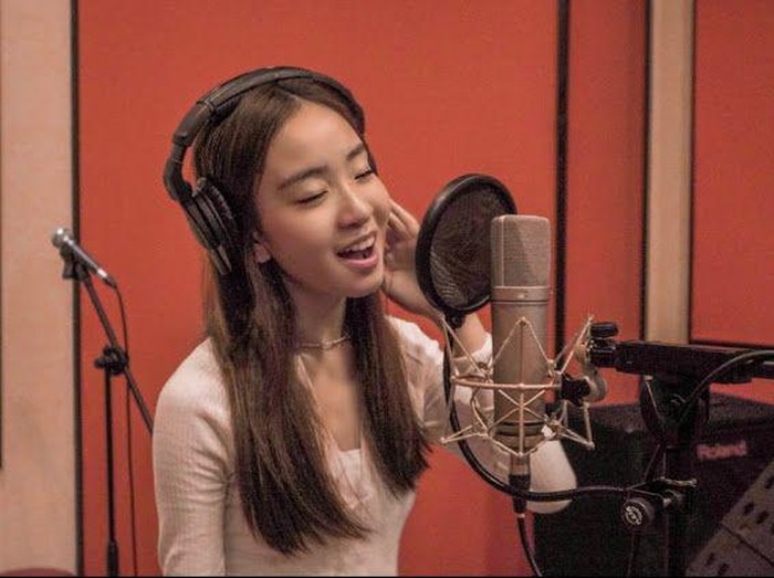 Phoebe Paris rilis single baru.