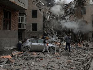 Porak-poranda Apartemen di Ukraina Akibat Dihantam Rudal Rusia