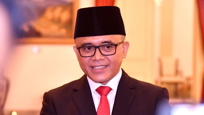 Abdullah Azwar Anas telah dilantik menjadi Menteri PAN-RB di Istana Negara, Rabu (7/9). Mantan Bupati Banyuwangi itu menggantikan almarhum Tjahjo Kumolo.