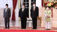 Pelantikan ini dihadiri oleh Presiden ke-5 RI Megawati Soekarnoputri.