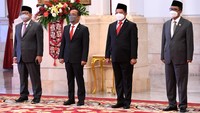 Para menteri Jokowi juga hadir dalam pelantikan tersebut.