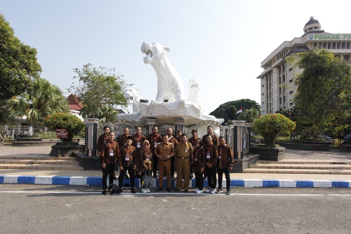 Proses pemberangkatan kontingen Reog Ponorogo