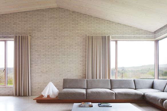 Contoh desain ruang tamu minimalis.