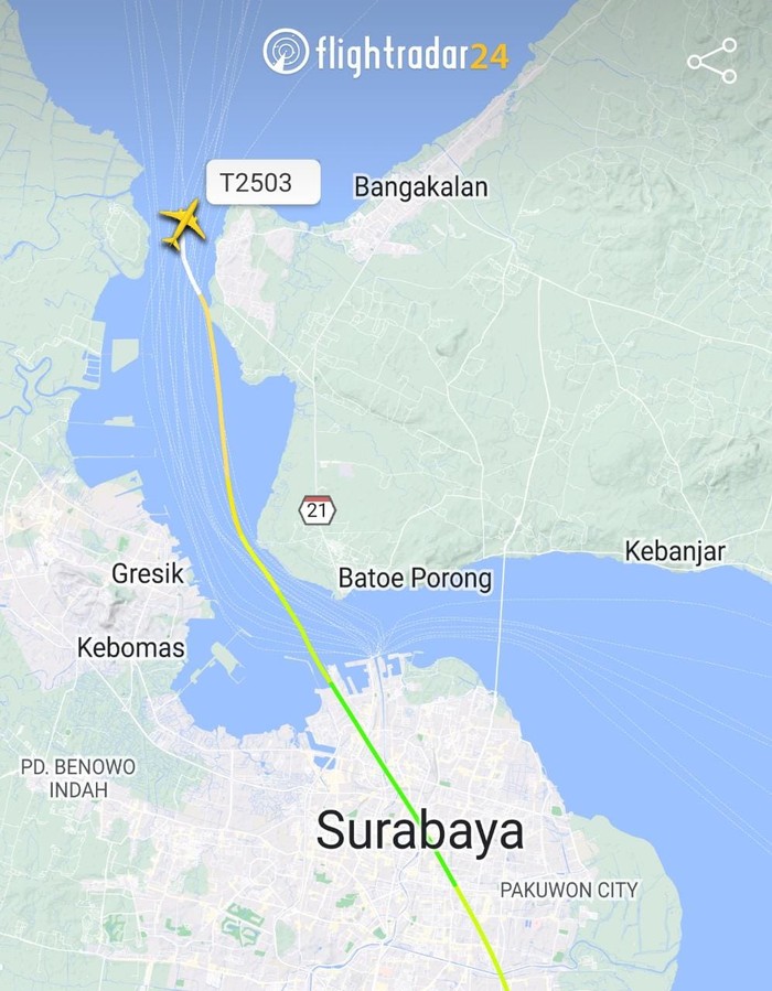 Sebuah pesawat latih dikabarkan jatuh di Perairan Selat Madura