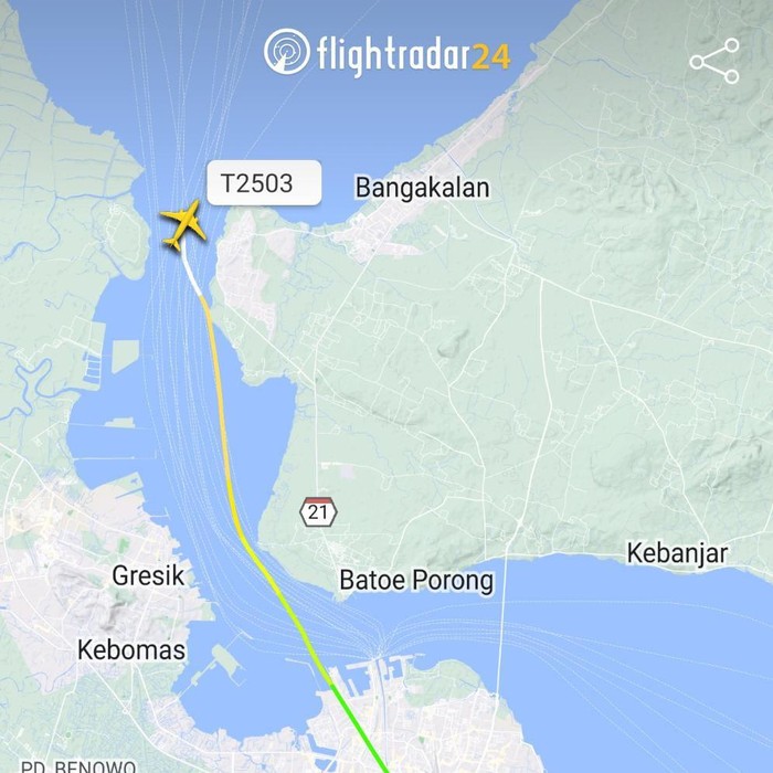Sebuah pesawat latih dikabarkan jatuh di Perairan Selat Madura