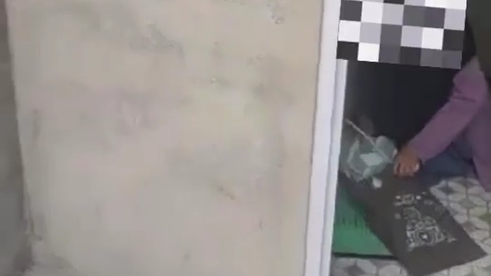 viral sejoli dalam kamar mandi digerebek