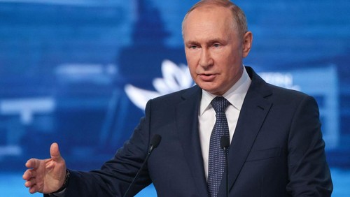 Russian President Vladimir Putin delivers a speech at the plenary session of the 2022 Eastern Economic Forum (EEF) in Vladivostok, Russia September 7, 2022. Sergey Bobylev/TASS Host Photo Agency/Handout via REUTERS