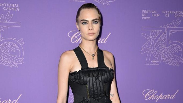 CANNES, FRANCE - MAY 24: Cara Delevingne attends the 