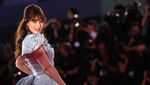 Zooey Deschanel Kecup Mesra Jonathan Scott di Venice