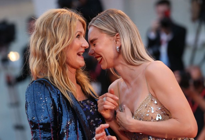 1421744084 VENICE, ITALY - SEPTEMBER 07: Laura Dern and Vanessa Kirby attend