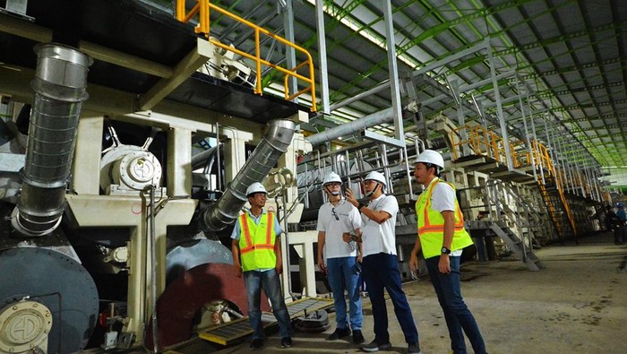PT Alkindo Naratama Tbk (ALDO) memulai proses commissioning mesin-mesin baru untuk meningkatkan kapasitas produksi kertas coklat berbahan daur ulang.