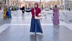 Pesona Anggy Novia Berhijab Saat Umrah Bikin 2 Pria Arab Kepincut Melamar