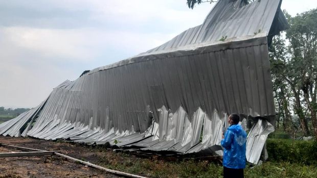 angin kencang di madiun