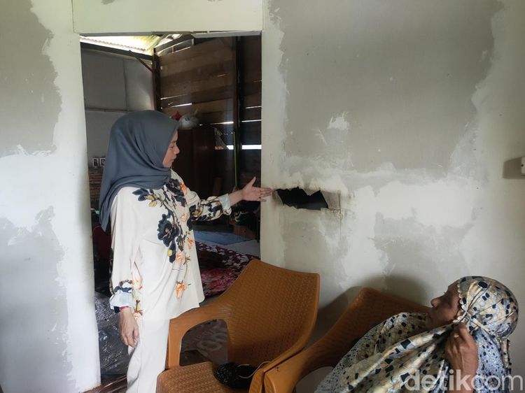Penampakan Jejak Api Berpindah-pindah Tempat di Rumah Warga di Bone