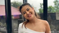 Awkarin Gak Tahu Sumber Dana Hanania Travel