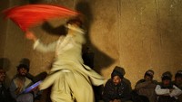 Bacha bazi sendiri sempat dilarang ketika Taliban berkuasa pada 1996-2001. Namun kembali muncul ketika Taliban runtuh. Foto: Fairfax Media via Getty Images/The Sydney Morning Herald