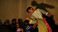 Sebenarnya, praktik bacha bazi ini sudah ada sejak lama di Afghanistan. Budaya Afghanistan mengenal konsep yang berbunyi perempuan untuk memberikan keturunan dan anak laki-laki untuk kepuasan. Konsep ini sudah diturunkan dari generasi ke generasi. Foto: Fairfax Media via Getty Images/The Sydney Morning Herald