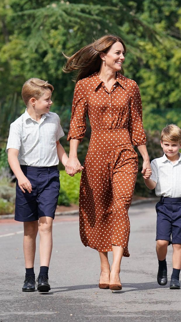 Britain's Prince George, Princess Charlotte and Prince Louis, accompanied by their parents Prince William and Catherine, Duchess of Cambridge, arrive for a settling-in afternoon at Lambrook School, an annual event held to welcome new starters and their families the day before the start of the new school term, near Ascot in Berkshire, Britain, September 7, 2022. Jonathan Brady/Pool via REUTERS