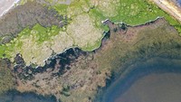 Danau garam ini seluas 100 kilometer persegi yang terdiri dari 14 danau garam alami.  