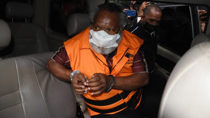Mahkamah Agung Batalkan Vonis Bebas Bupati Mimika atas Kasasi KPK