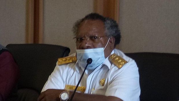 Bupati Mimika ditangkap KPK soal dugaan korupsi pembangunan gereja di Kabupaten Mimika, Papua. Bupati Mimika kini sudah dibawa ke gedung KPK, Jakarta Selatan.