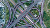 Sepintas jembatan di Nannning ini mirip dengan Simpang Susun Semanggi, Jakarta.   
