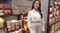 Sosok Cantika Abigail yang dikenal dari anggota musik GAC, kini memutuskan untuk menjadi seorang vegan. Ia mengaku sebelum menjadi vegetarian, dahulu tidak sering makan daging merah, lebih ke ikan dan ayam.
