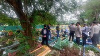 Kasus kematian AM, santri Ponpes Gontor asal Palembang sudah ditangani oleh Polres Ponorogo. Kemarin, Polres Ponorogo sudah menjemput 2 orang yang menjadi terduga pelaku.(Prima Syahbana/detikSumut)