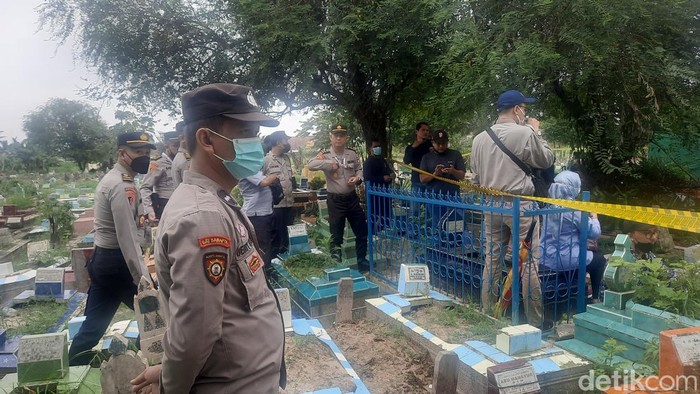 Ekshumasi AM (17), santi Ponpes Gontor yang tewas diduga dianiaya
