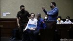 Ekspresi Surya Darmadi Saat Jalani Sidang Perdana Korupsi Rp 104 T