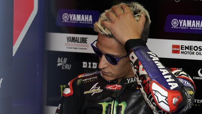 MISANO ADRIATICO, ITALY - SEPTEMBER 02: Fabio Quartararo of France and Monster Energy Yamaha MotoGP look on at box prior the free practice of the MotoGP Of San Marino at Misano World Circuit on September 02, 2022 in Misano Adriatico, Italy. (Photo by Danilo Di Giovanni/Getty Images)