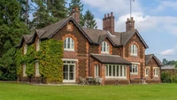 Salah satu rumah kediaman Ratu Elizabeth disewakan di Airbnb.