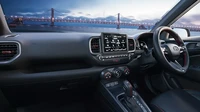 Makin keren dengan lampu ambient warna merah di dasbor. Foto: Dok. Hyundai