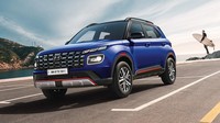 Venue N Line mendapatkan warna cat Thunder Blue seperti di i20 N Line. Pesaing Toyota Raize dan Daihatsu Rocky ini akan tersedia dalam 3 pilihan warna dual-tone dan dua warna single-tone. Venue N Line juga mendapat sejumlah aksen merah di sekelilingnya termasuk bumper depan dan belakang, roof rail, di samping, dan spatbor. Foto: Dok. Hyundai