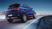 Bumper depan dan belakang juga telah didesain ulang dan mendapatkan spoiler tailgate baru. Tentunya ada badge N Line pada grill dark chrome dan juga disematkan kaliper rem berwarna merah di velg 16 inci. Terakhir, pipa knalpot dual-pipe memberikan tampilan yang lebih sporty. Foto: Dok. Hyundai