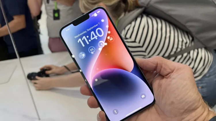 iPhone 14