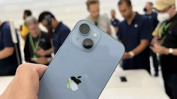 Peringkat tiga besar semuanya diisi oleh ponsel dari lini iPhone 14. Mulai dari iPhone 14 standar di peringkat tiga dengan jumlah pengapalan 16,5 juta unit. Foto: Future