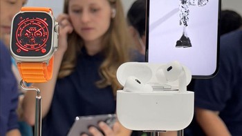 Apple memberikan dukungan komunikasi dengan satelit dan pendeteksi benturan di iPhone 14 Pro dan 14 Pro Max. Foto: Getty Images