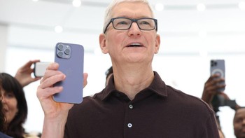 3. iPhone 14 Pro. Desainnya yang ramping dan performa yang mengesankan menjadikannya favorit di kalangan penggemar Apple. Foto: Getty Images