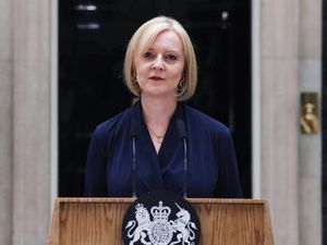 PM Liz Truss Mundur dari Jabatannya gegara Krisis Ekonomi Inggris Kian Buruk