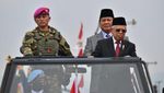 Momen Maruf Amin-Prabowo Naik Jip Cek Pasukan Komcad